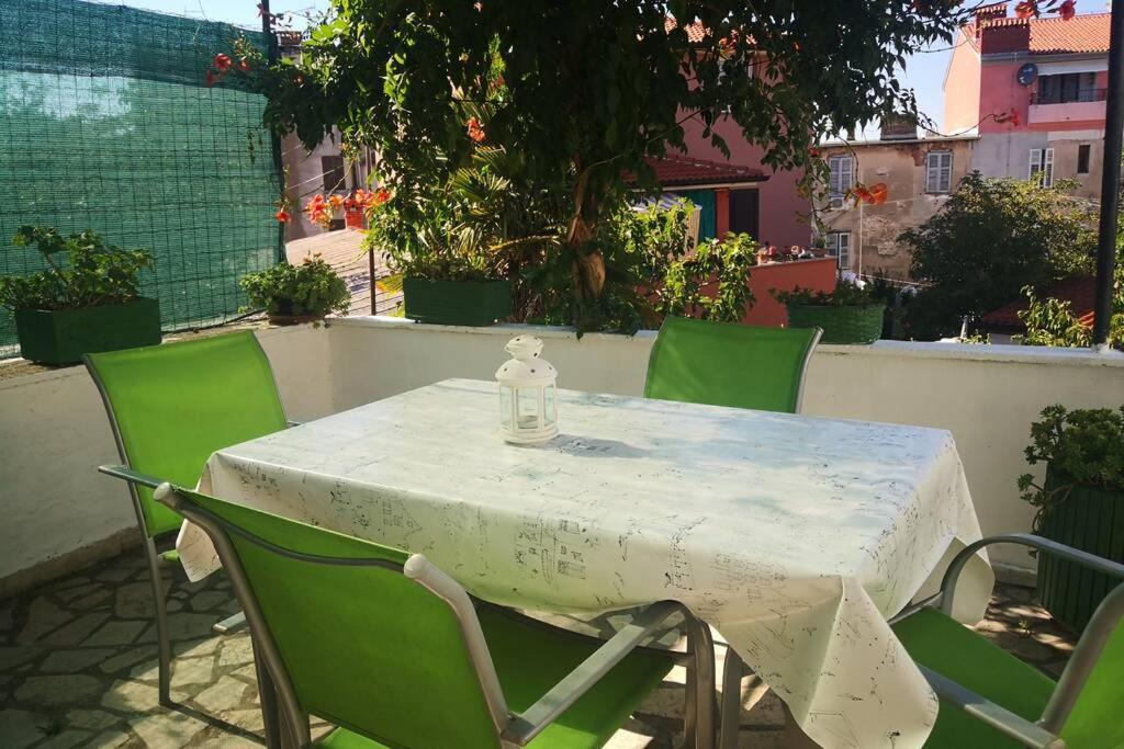 Casa Di Nonna Pina, Kuca U Blizini Arene Apartment Pula Exterior foto