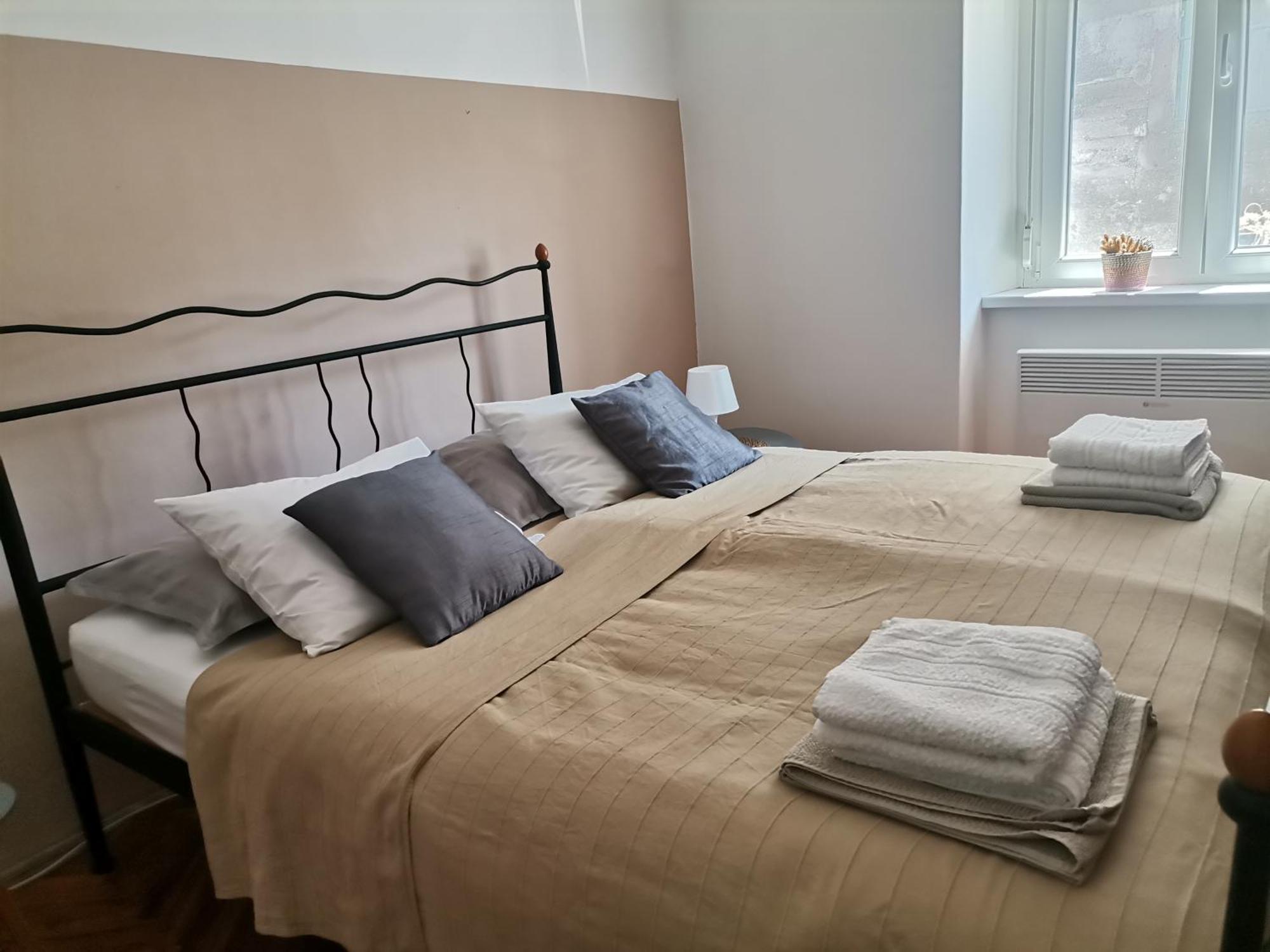 Casa Di Nonna Pina, Kuca U Blizini Arene Apartment Pula Exterior foto